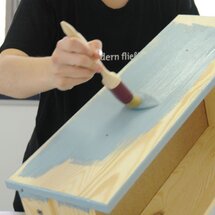 mit dem Lackierpinsel lackieren