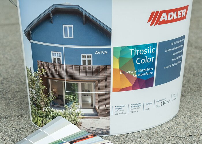 Algen und Pilze an Fassaden entfernen mit ADLER – Tirosilc-Color Fassadenfarbe