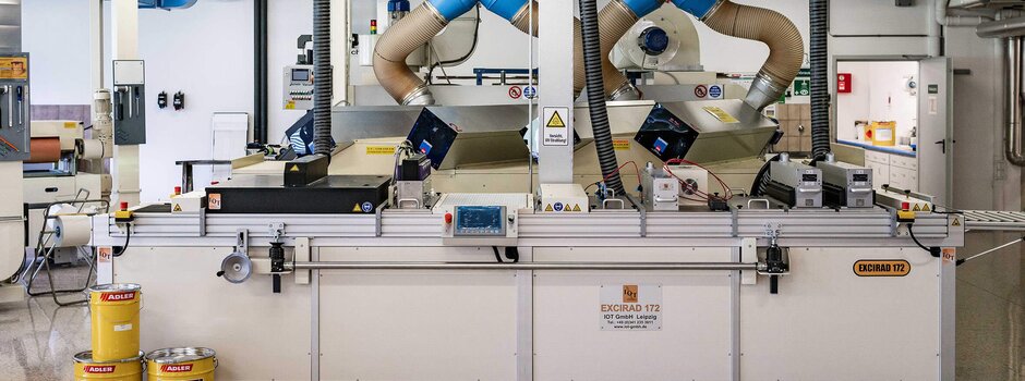 Das anwendungstechnische Kompetenzzentrum im ADLER-Werk ist mit einer vielseitig einsetzbaren Excimer-Anlage ausgestattet.