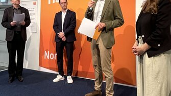 Gemeinsam mit Andree Zoppke, Ralf Klebe (v.li.) und Claudia Klemm (re.) holte Heico Cuwalsky … 