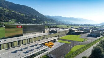 Europas modernste Wasserlackfabrik steht in Schwaz, Tirol – und auch im kommenden Jahr wird im ADLER-Werk wieder kräftig investiert. 