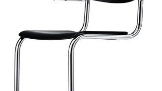Auch in der Variante mit Formholzteilen für Sitz und Rücken beeindruckt der um seine Hinterbeine beraubte Stahlrohr-Klassiker. | © Thonet GmbH