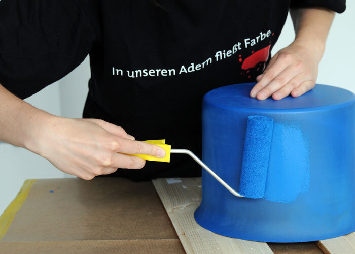 ... und lackieren Sie dann ein zweites Mal.