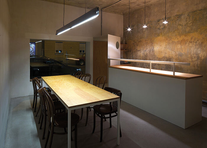 Ein Tisch, acht Plätze, eine Bar: So einfach kann Genuss sein, Foto: Günter Richard Wett