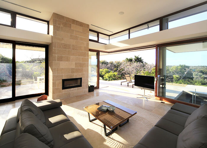 Fotos: Photo courtesy of Viridian. Photography by Peter Hyatt und Paarhammer Windows & Doors