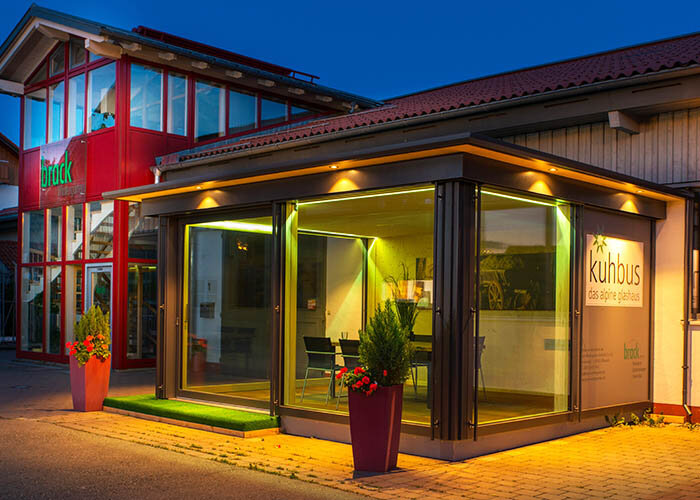 Der Kuhbus im alpinen Stil, Außenansicht Foto: Brack Wintergarten