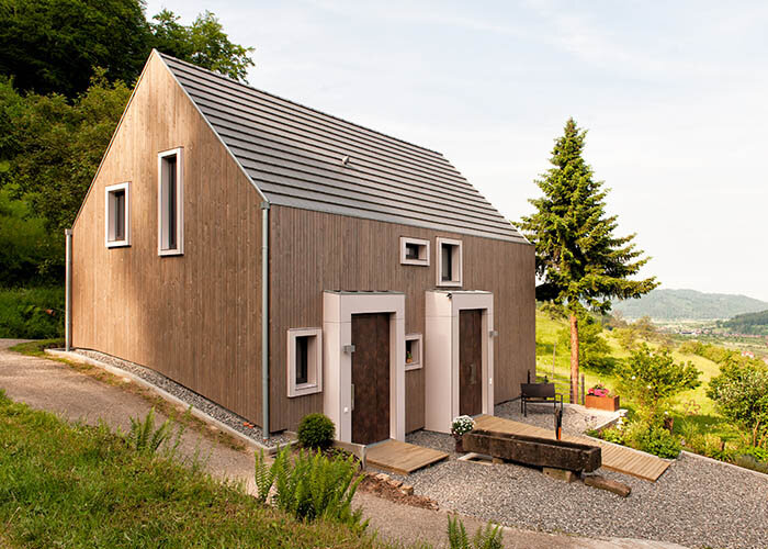 Die Fassade wurde mit Lignovit Platin beschichtet. © Fam. Boschert